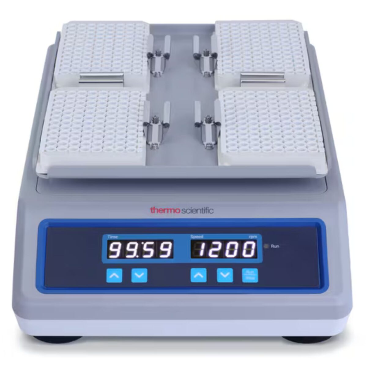 Digitale Thermo Scientific microplaatshaker met bedieningspaneel en microplaatplatform