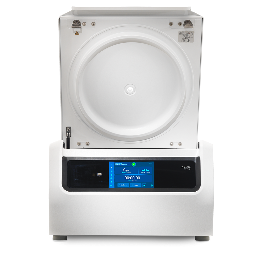 X Series X4T laboratoriumvriezer met open deur en interne opslagrekken