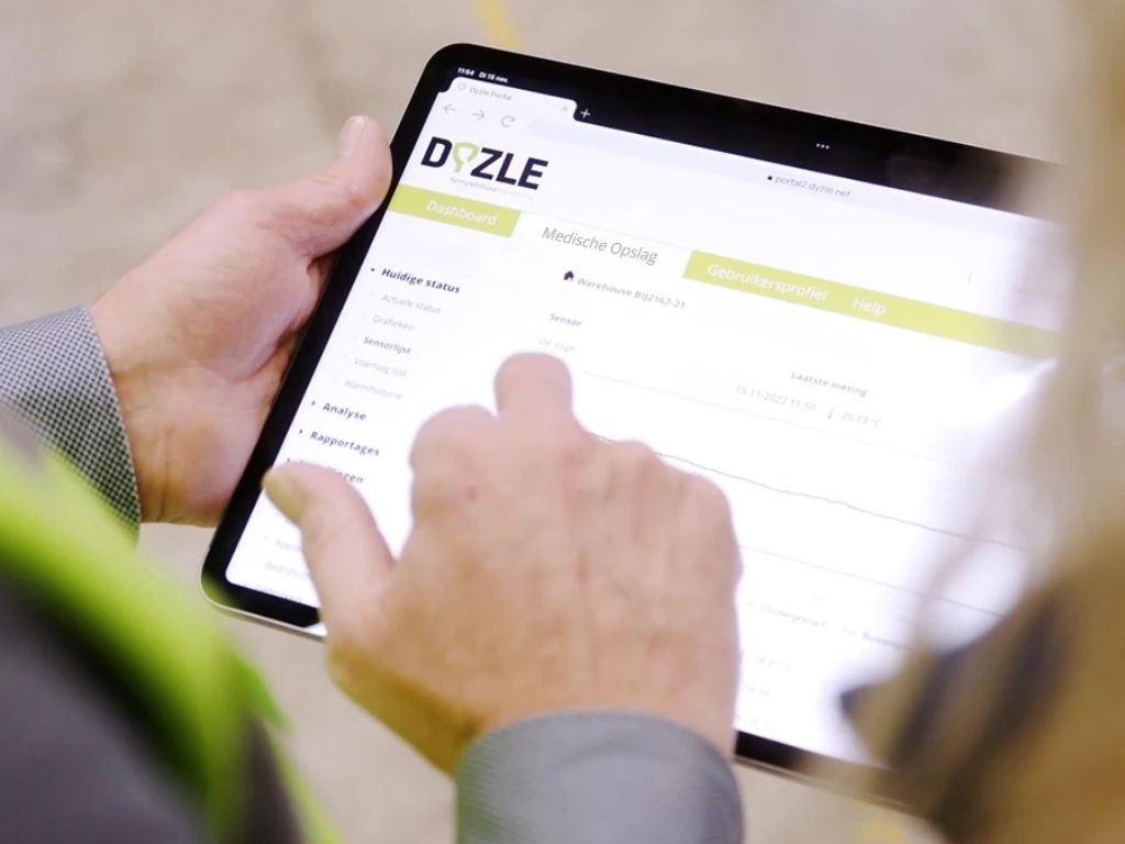 Dyzle temperatuurbewaking dashboard op tablet